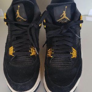 AIR JORDAN 4 RETRO ROYALTY JORDAN’S